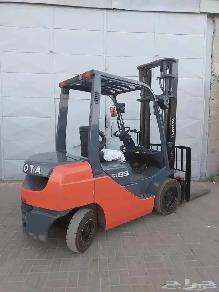 فوركللفت للايجار رافعة شوكية للايجار رافعات شوكية للايجار 9