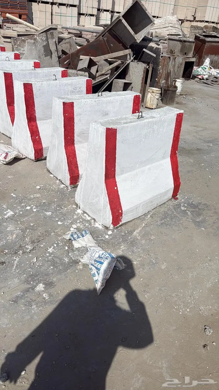 مناهيل خرسانية حواجز خرسانية قواعد انارة مصدات 4