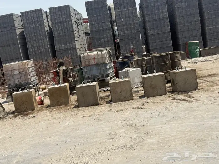 مناهيل خرسانية حواجز خرسانية قواعد انارة مصدات 5