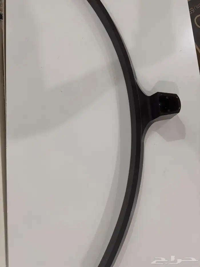 تلفيزيون مكسور فقط LG 3
