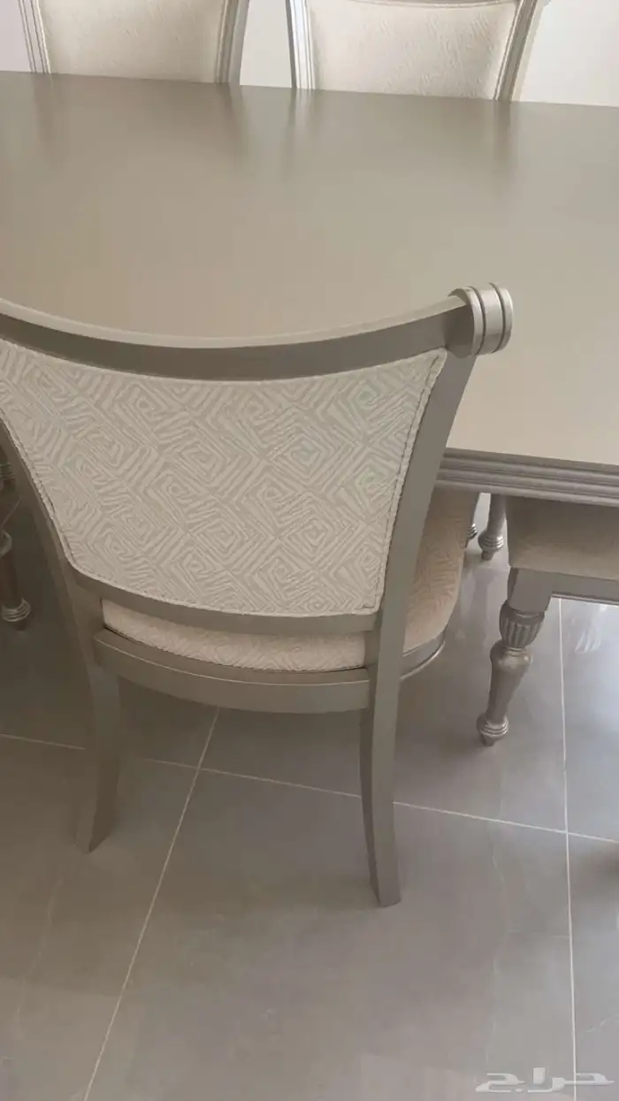 طاولة من ابيات نظيفة 1