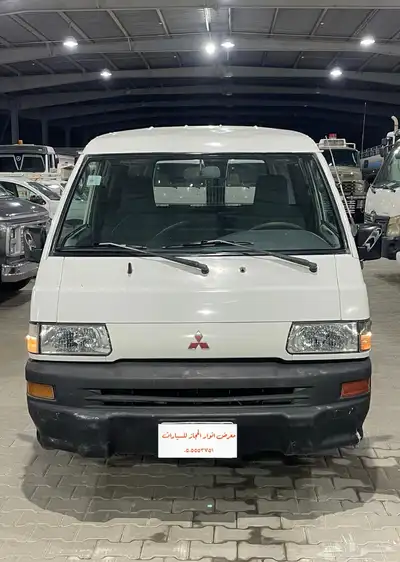 فان بضاعة ميتسوبيشي 2009 0