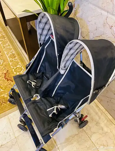 عربية أطفال توأم شبه جديدة للبيع   من تويز آر أص 2
