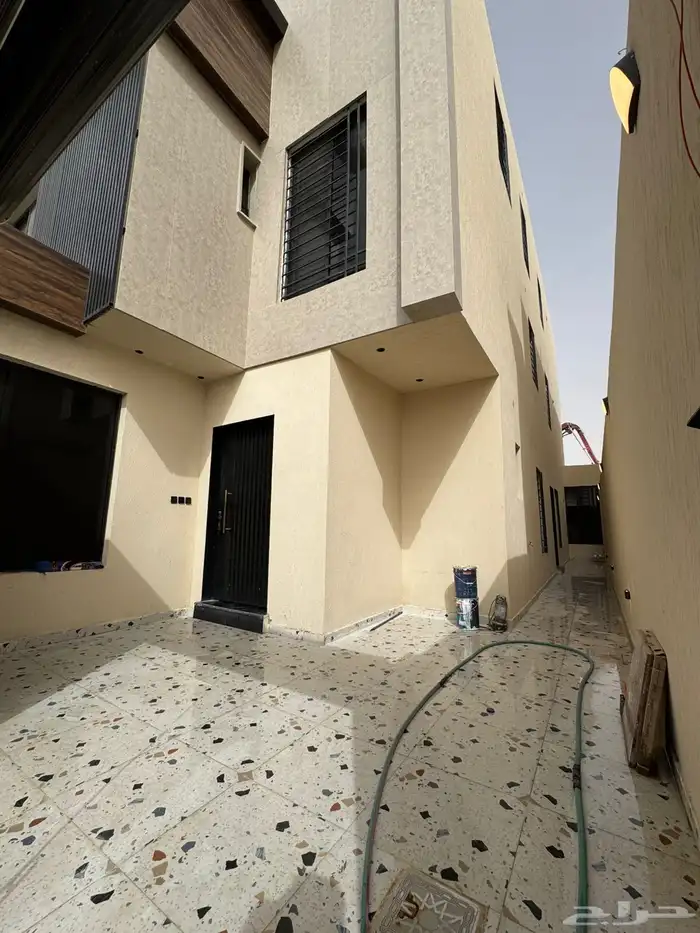 للبيع دور ارضي بتصميم مودرن جوهرة الندوة 1