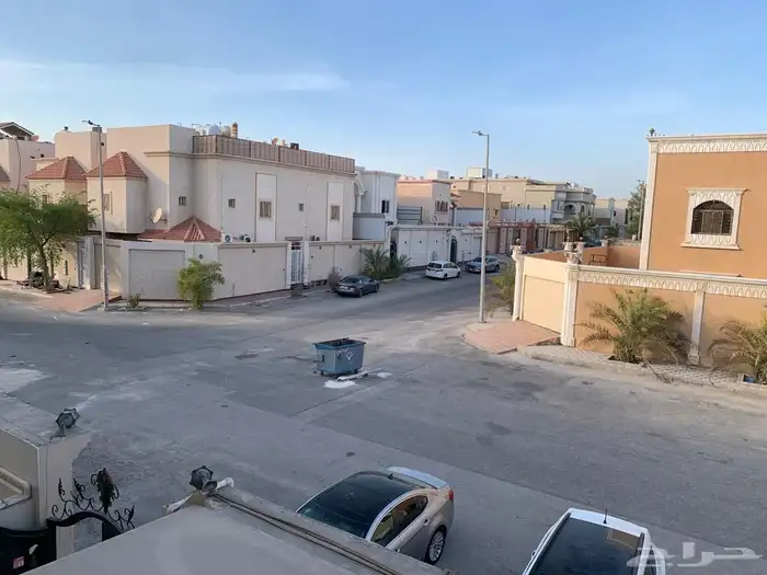 شقه للاجار حي المنار دور اول 5 غرف 0