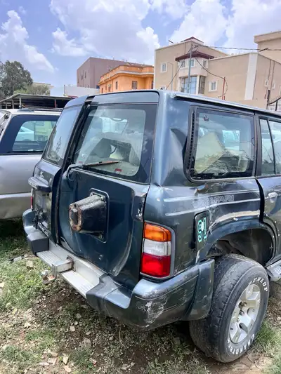 قطع غيار باترول 2000 1
