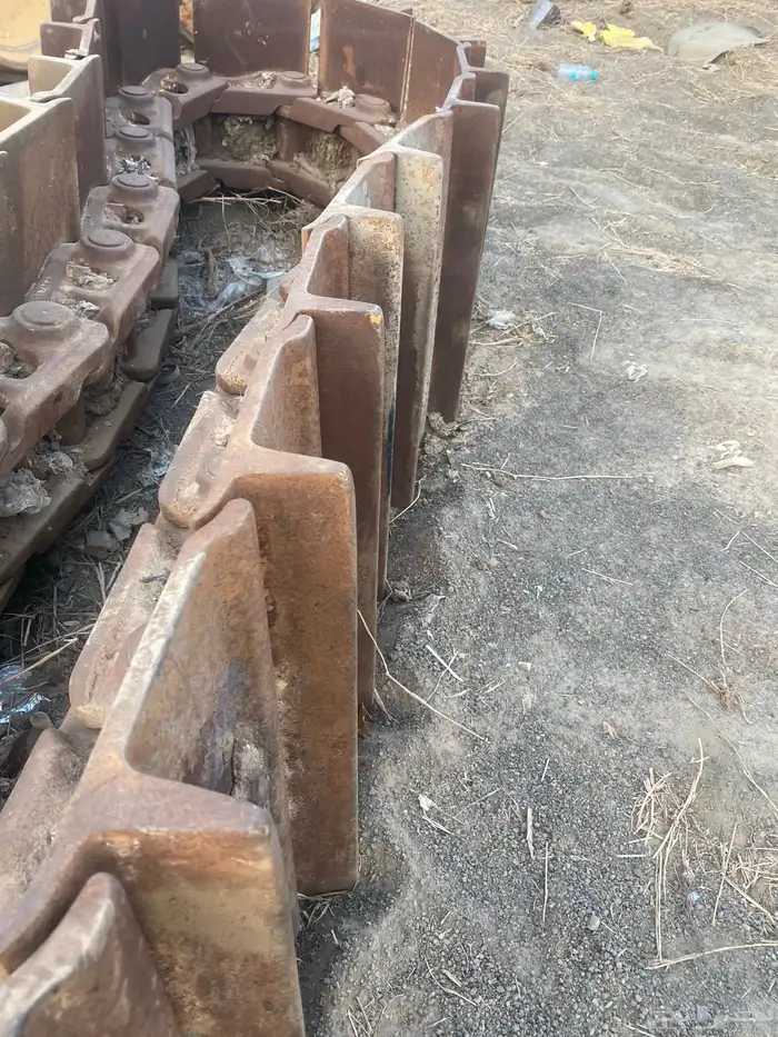 جنازير جنزير دركتر بلدوزر 85 كوماتسو 85 12 و 85 18 3