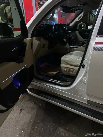 انوار داخليه على سيارة جيب 2025 2