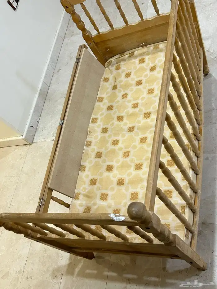 سرير اطفال مع مرتبه 0