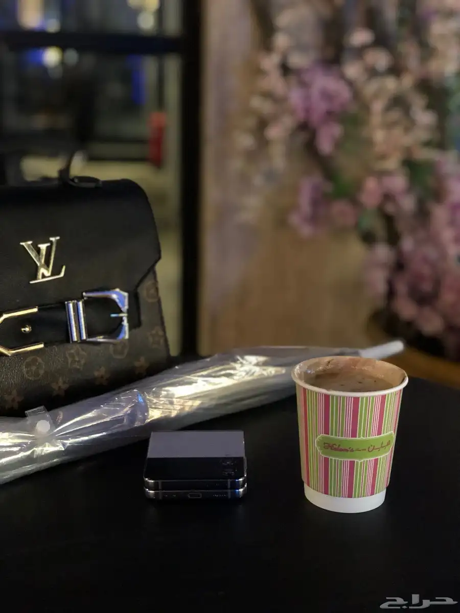 مصورة جوال تغطيات كوفيهات محلات ورد UGC   عبايات 21