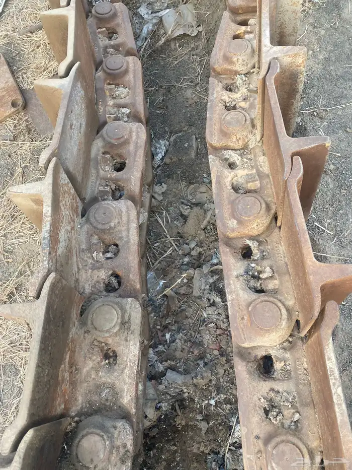 جنازير جنزير دركتر بلدوزر 85 كوماتسو 85 12 و 85 18 0
