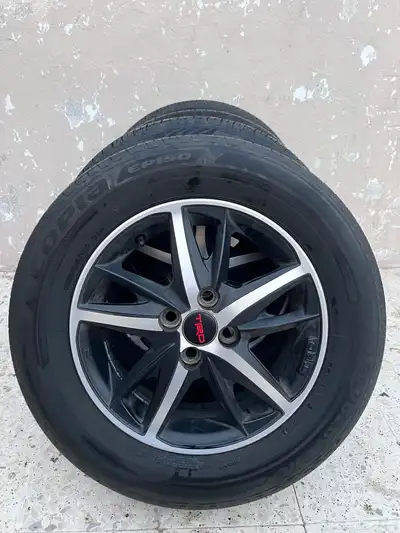 طقم جنوط يارس رياضي بكفراته دنلوب مقاس 15 0