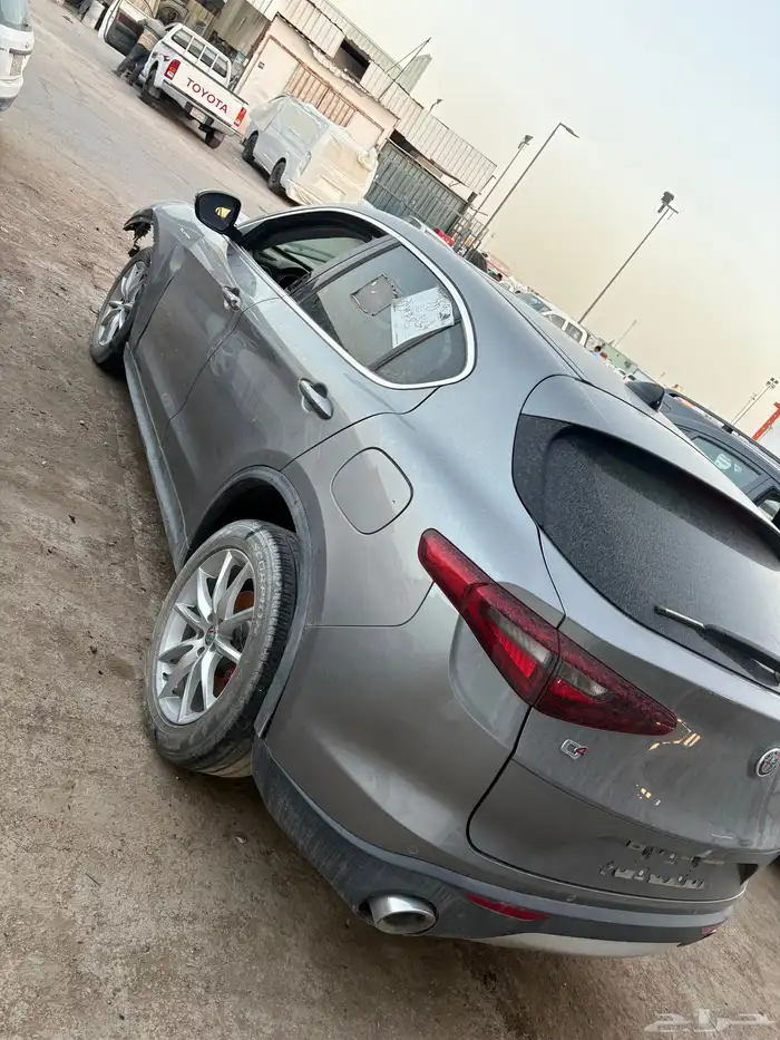 قطع غيار تشليح الفا روميو. ستلفيو. 1