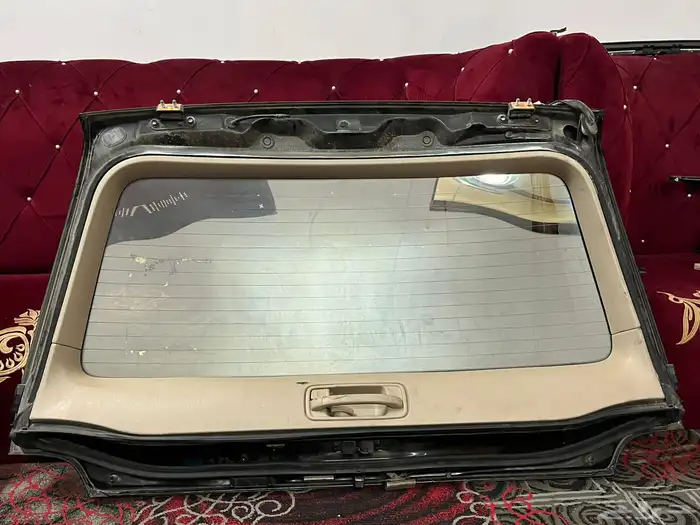 جميع قطع غيار جيب لكزس وكاله LX470 موديل 2004 48