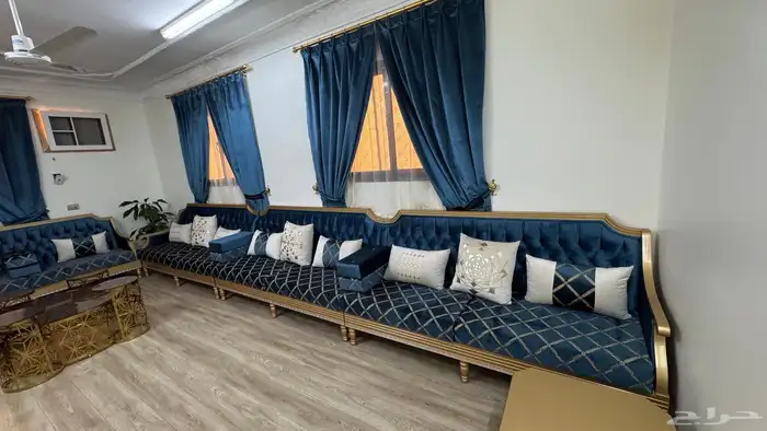 مجلس 6في4 مع 3 ستائر اخو الجديد من 8 اشهر 2