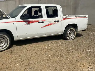 مازدا للبيع السيارة نضيفة بس مسقطه 0