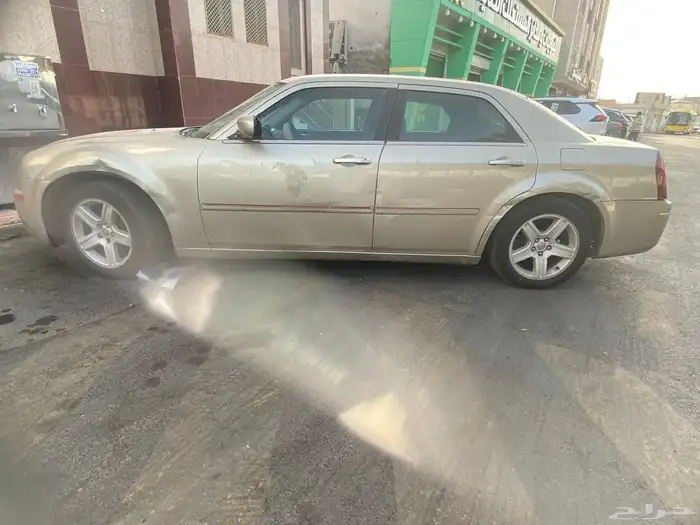 كرايسلر300 2006 فل كامل المكينة تحتاج توضيب أو تغيير 2
