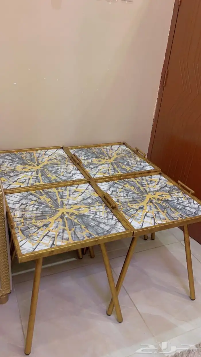طاوله خدمه للضيوف 0