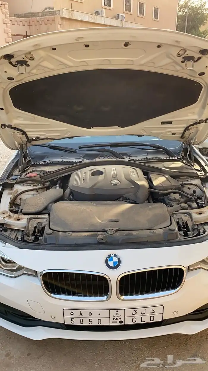 BMW 320i ممشى قليل جدا 86 الف 2