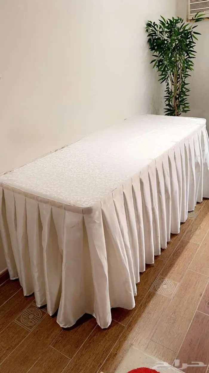 طاولات بوفيه قابلة للطي مع مفارش 2