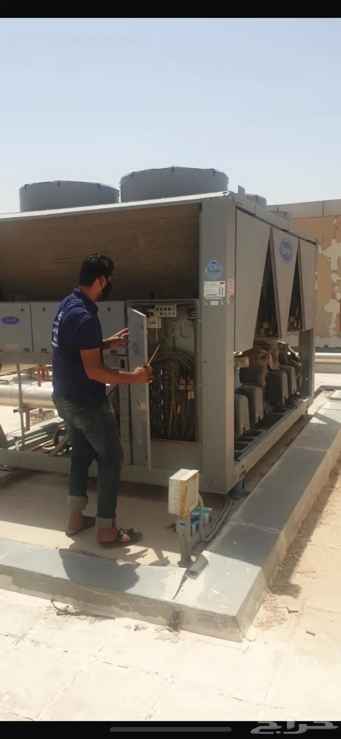 فني صيانة مكيف دكت سبلت ومكيف بكج فني هندي 9