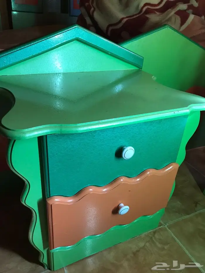 غرفة نوم بخشب قوي 3