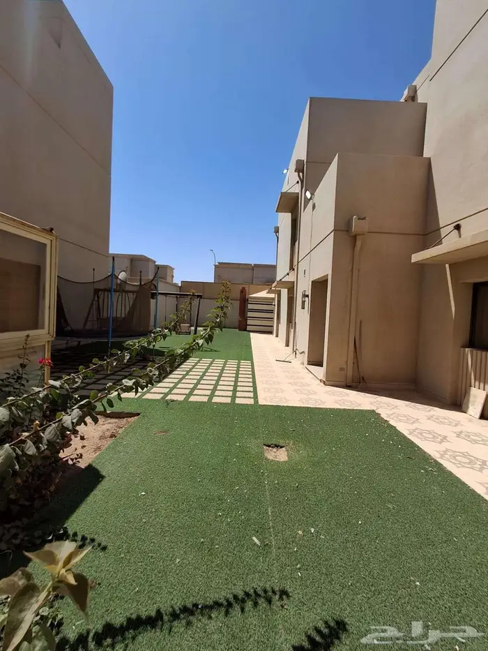 فيلا موقع استثنائي للبيع في جلمودة 3