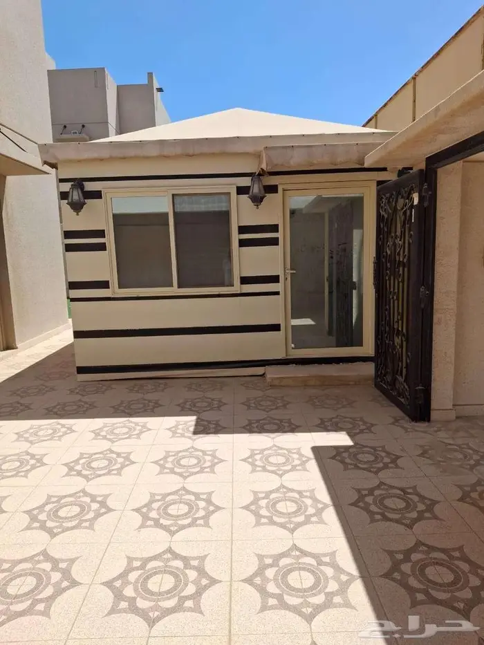 فيلا موقع استثنائي للبيع في جلمودة 2