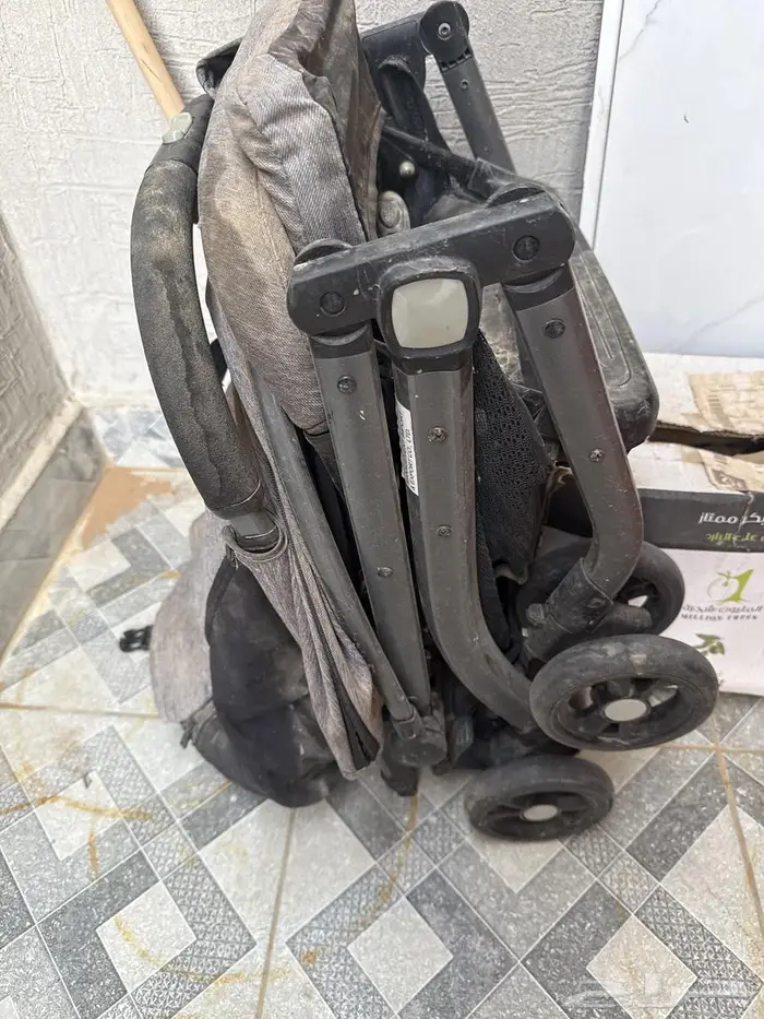 دراجة اطفال نظيفه فقط تحتاج غسيل 0