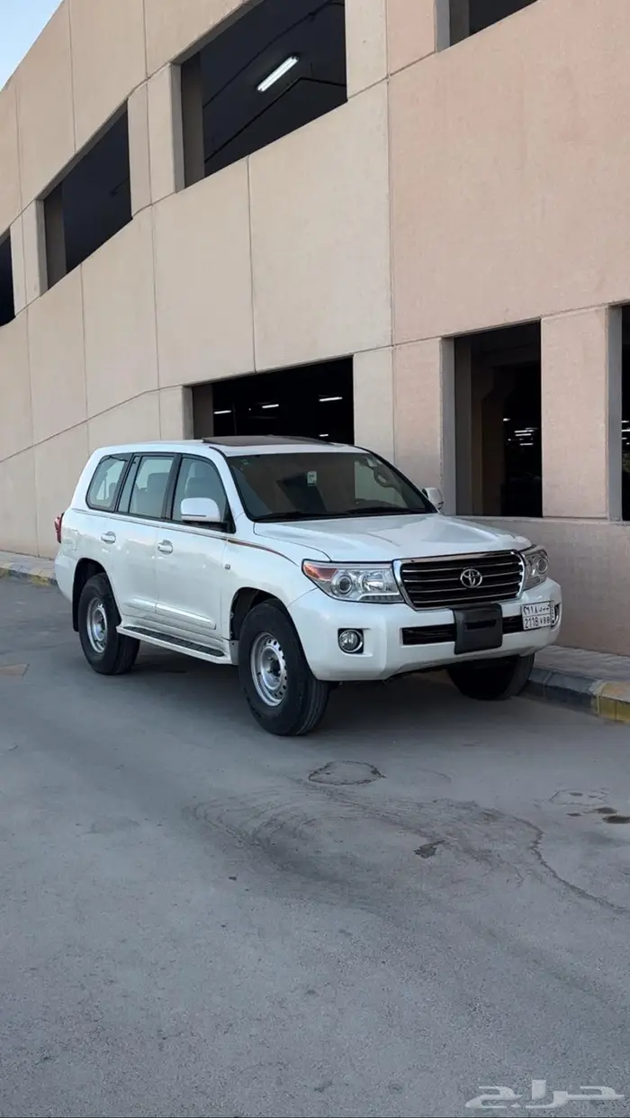 لاندكروزر 2011 3