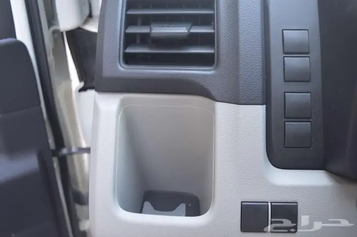 تويوتا باص هايس 2025 ديزل قير اوتوماتيك عبداللطيف جميل 27