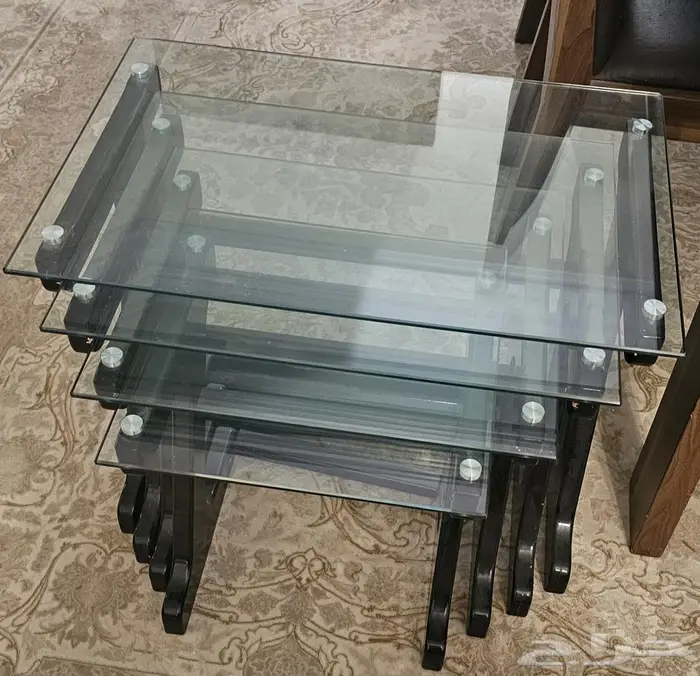 طاولات خدمة وسجاد 1