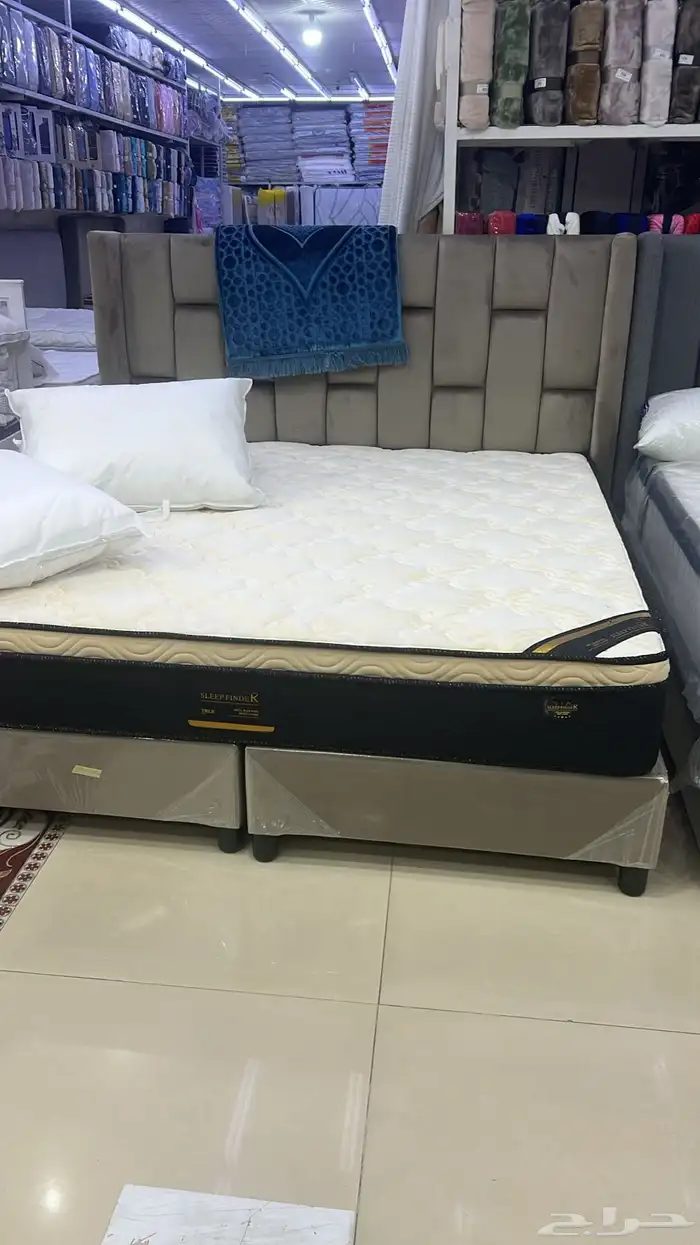 غرفة نوم تفصل على حساب طلب 68