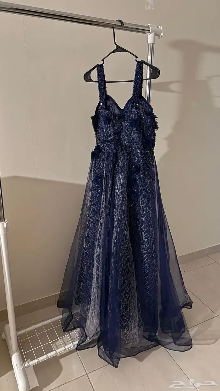 فستان كحلي للبيع 200 ريال قابل للتفاوض جديد لم يتم لبسه 2