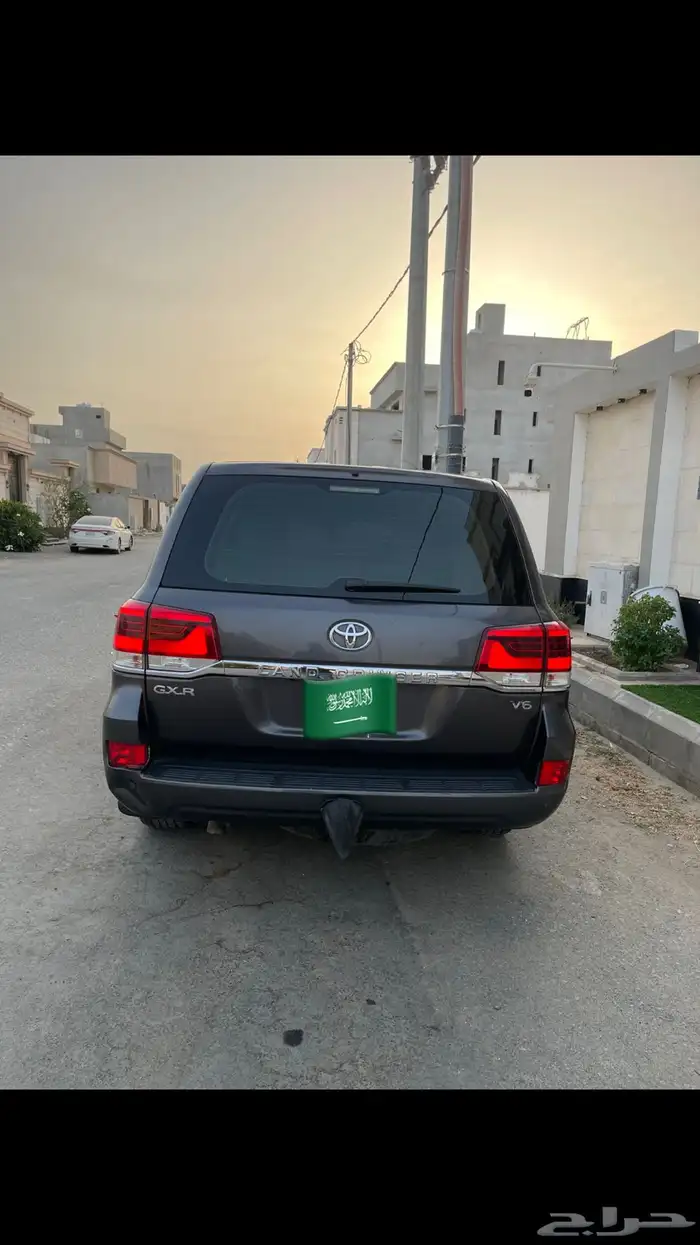 لاندكروزر GXR 2021 2