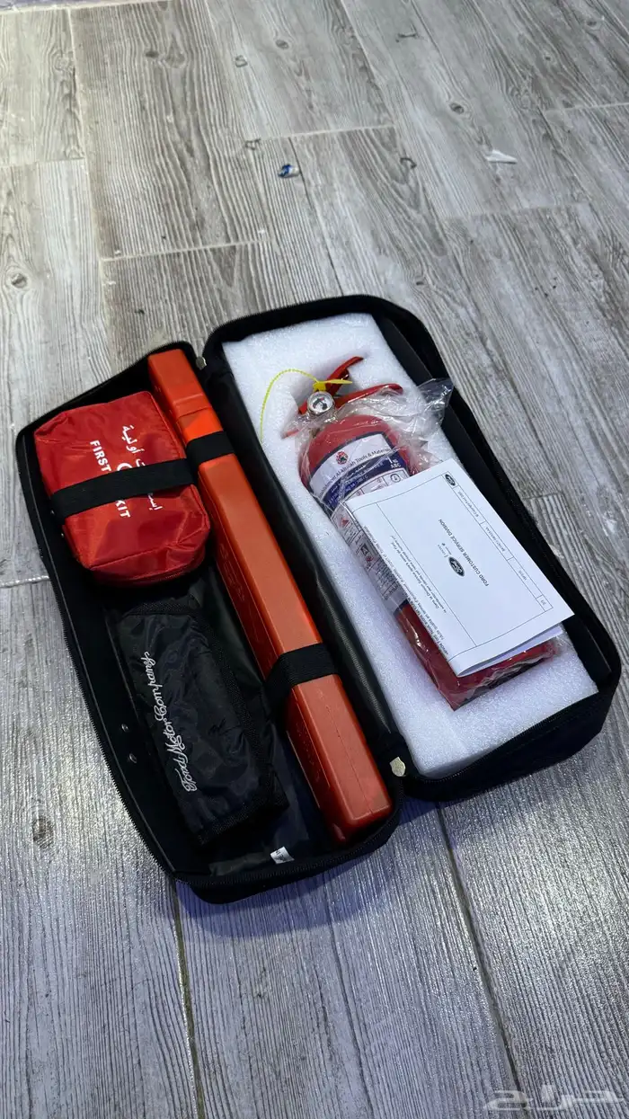 شنطة سلامه وعدة فورد اصليه جديده 0