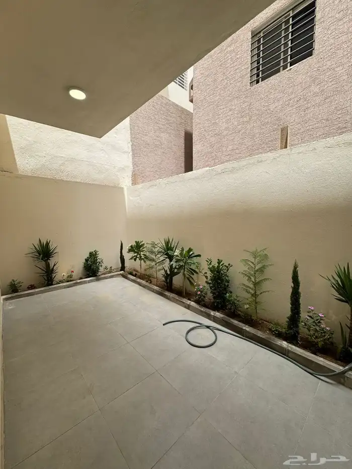 فيلا تشطيب شخصي ممتازه بسعر مميز 9