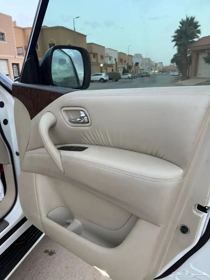 نيسان 11