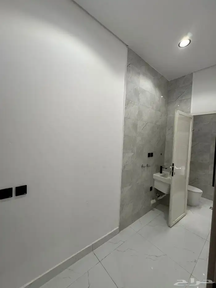 فيلا تشطيب شخصي ممتازه بسعر مميز 10