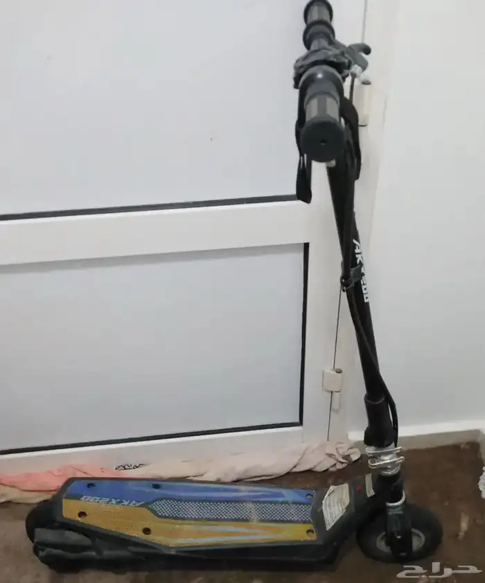 سكوتر كهربائي نظيف جدا يحتاج تغيير بطارية فقط 0