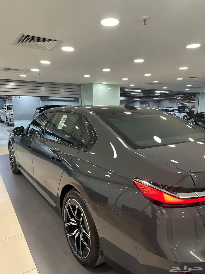 تم البيع BWM 735i 2025 new 8