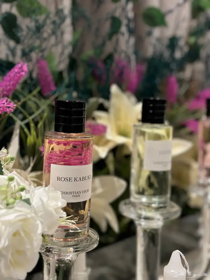 عرض الاجازة كورنر عطور 850 شامل عشر عطور تنسيق ومشرفة 0