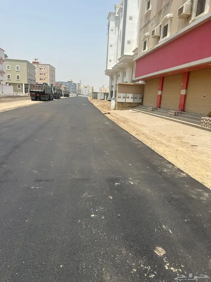 تأجير عدد أربعه فتحات تجاريه شارع عكرمه بجوار مصرف الراجحي 1