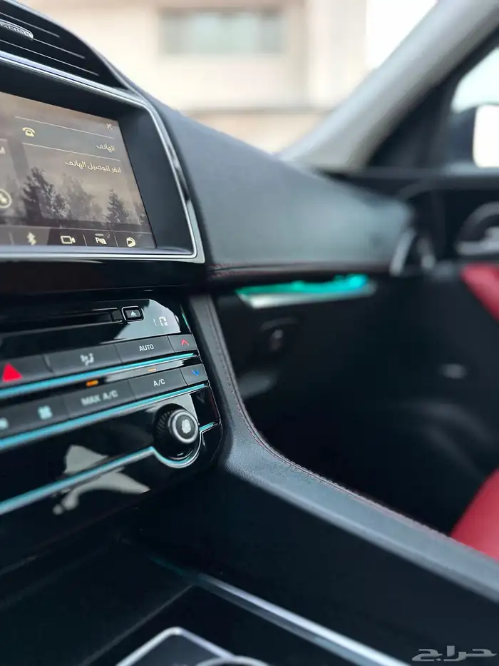 جاكوار F pace 17