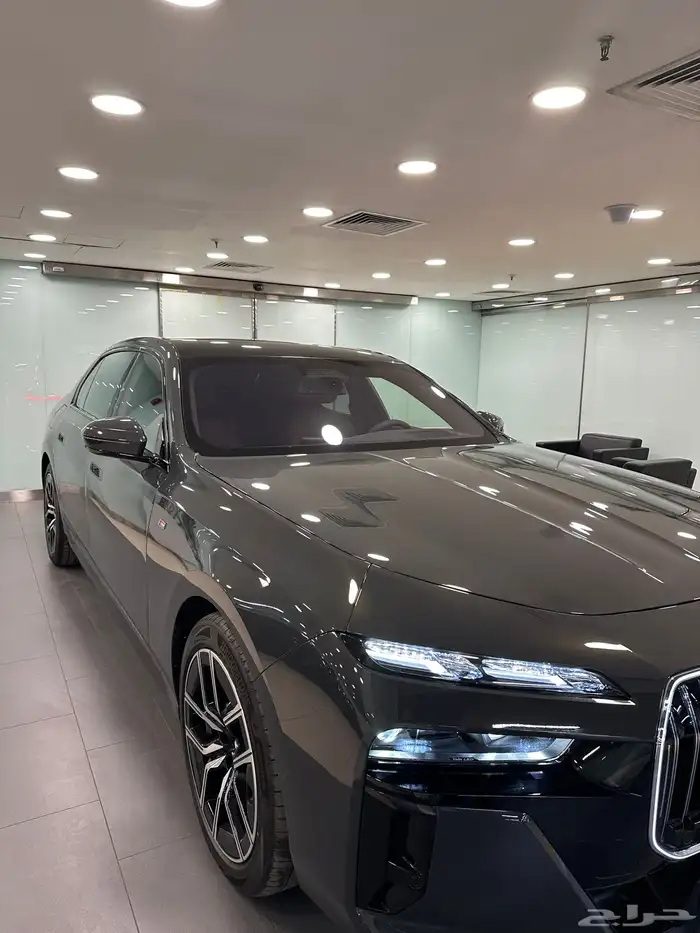 تم البيع BWM 735i 2025 new 7