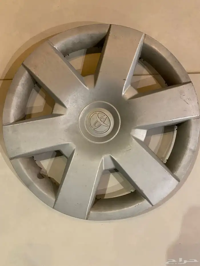 طيس هايلكس وكامري اصلي تيوتا 1