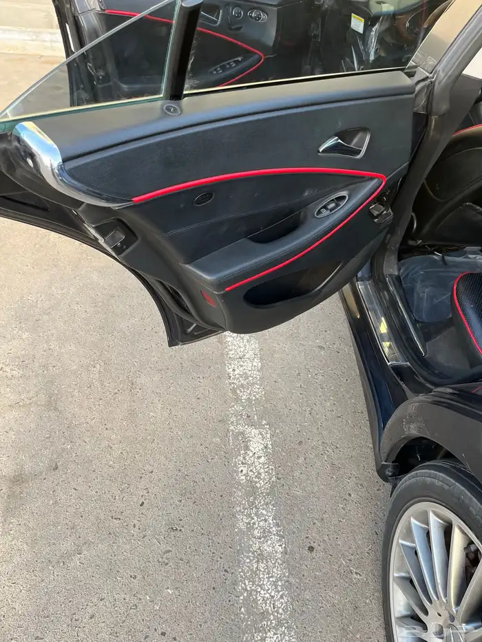 مرسيدس cls500 موديل 2006 ممشى 260 الف 6