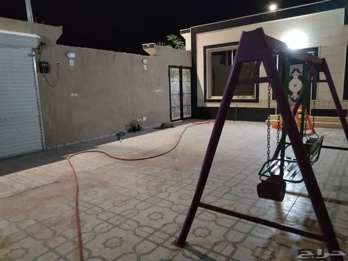 للبيع دور كامل حي الشفا 1