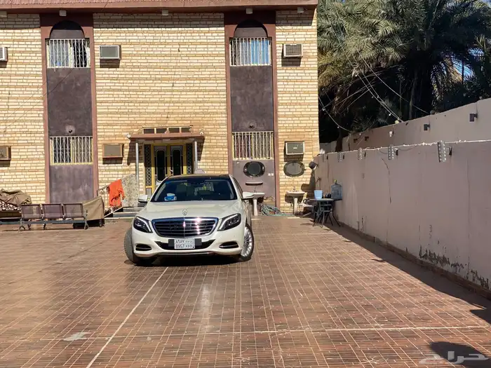 مرسيدس بريحت الوكاله جايها صدمه خفيفه من قدام ست ازرار 3