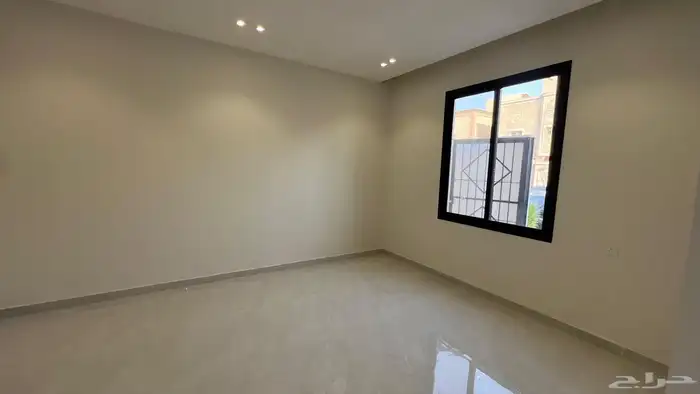 فيلا للبيع جديده حي لبن قريبه من مدخل لبن 5